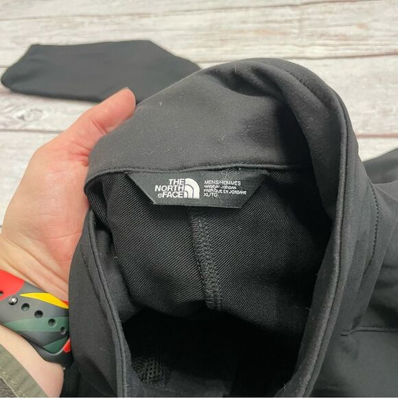 The North Face® Tech Stretch Soft Shell Jacket Black Size XL NEW *flaw* - Picture 9 of 12